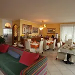 Anita 3*